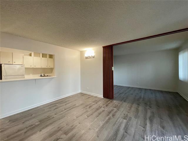 Building Photo - 98-1038-1038 Moanalua Rd