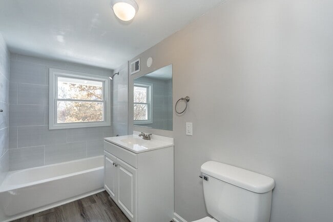 Building Photo - COMING SOON: Beautiful and Renovated Property in Raytown!