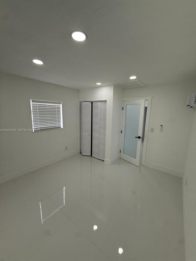 Building Photo - 5158 NW 19th Ave