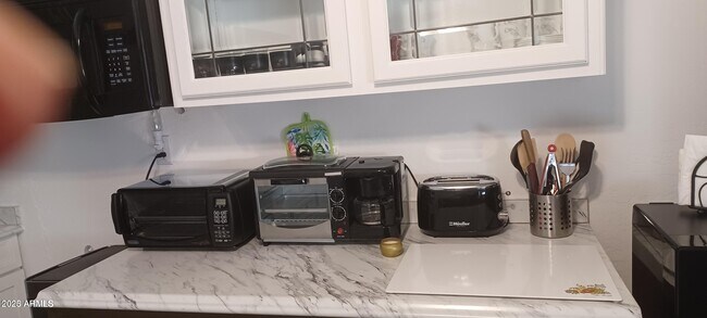 Building Photo - 12784 W Desert Mirage Dr