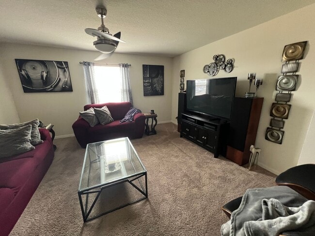 Building Photo - INCREDIBLE DEAL: 5-BR Corner Lot Home in Crown Pointe Cove – Spacious & Bright!