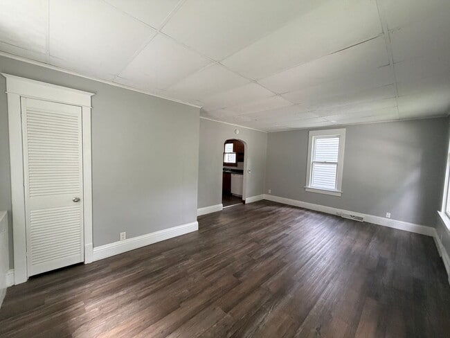 Building Photo - 1227 4th St
