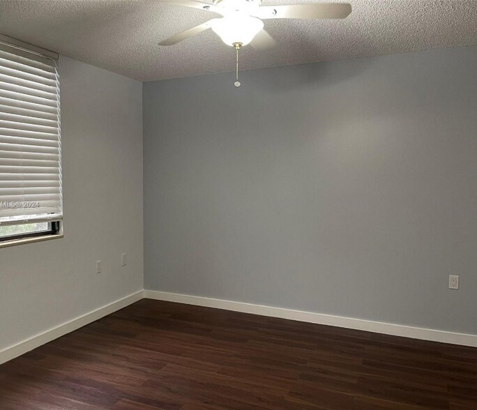 Building Photo - 1713 Whitehall Dr