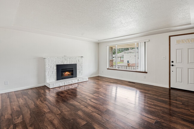 Building Photo - 4802 S 73rd St