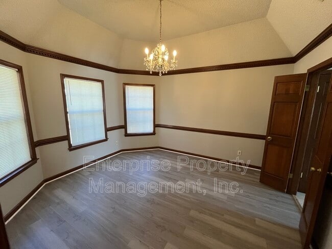 Building Photo - 5429 Craigmont Dr