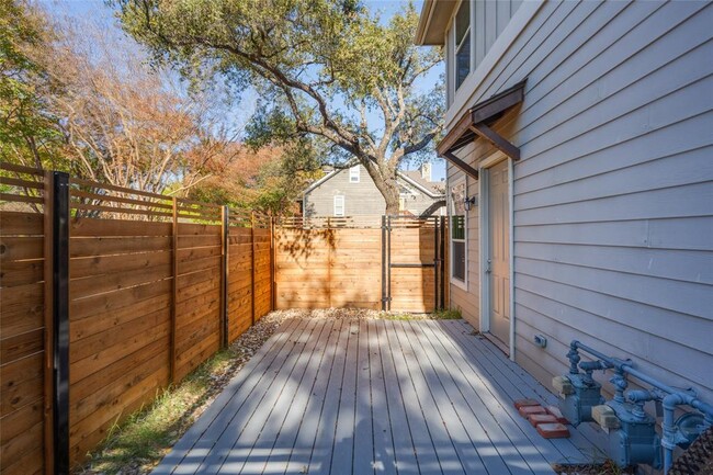 Building Photo - 5701 Cougar Dr