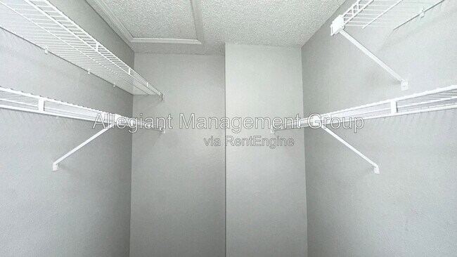Building Photo - 655 Trinidad Ct
