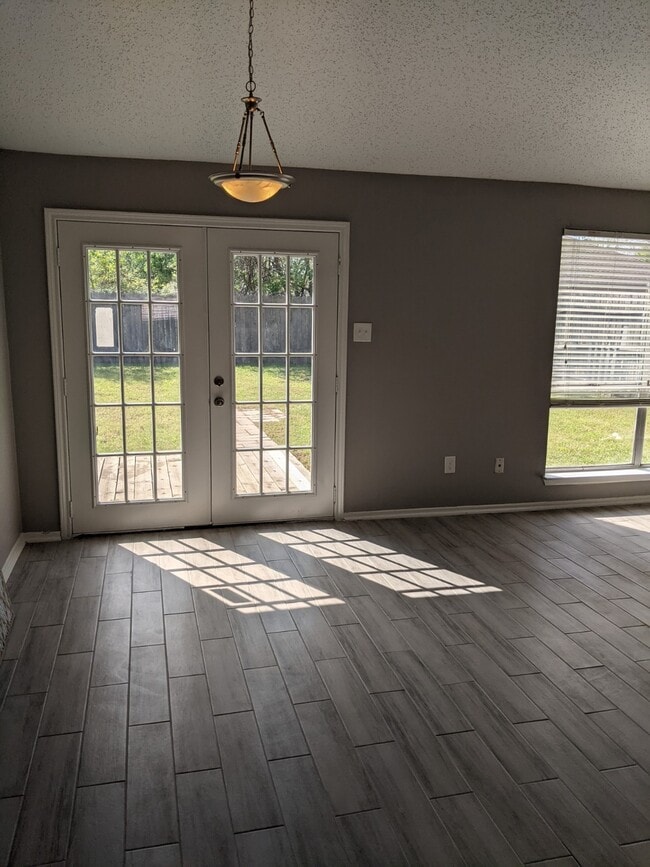 Building Photo - 2223 Crosscoach Ln