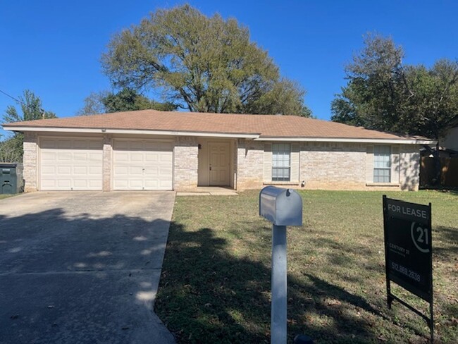 Primary Photo - 3 Bedroom 2 Bathroom Georgetown Home