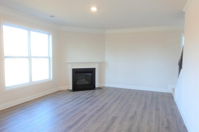 Building Photo - 461 Pine Nut Wy