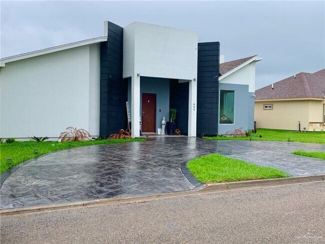 Building Photo - 800 New Orleans Cir