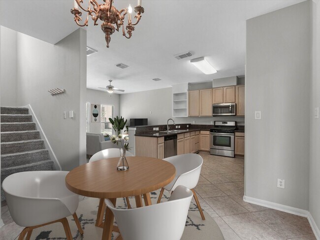 Building Photo - 2234 Naomi St