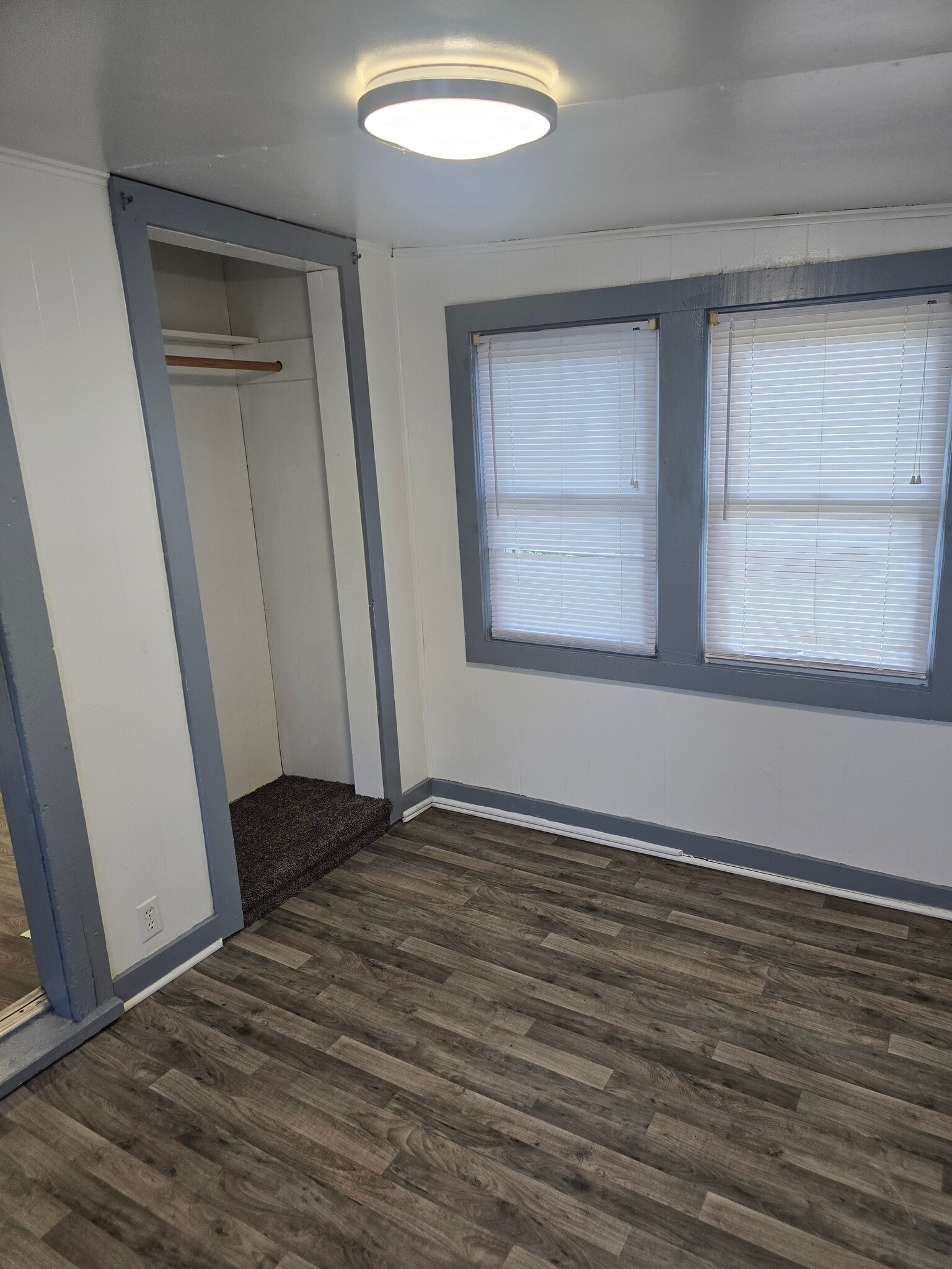 Building Photo - 3401 Hamilton Pl