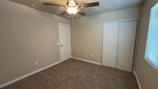 Building Photo - Desirable Two Bedroom, One Bathroom Home!