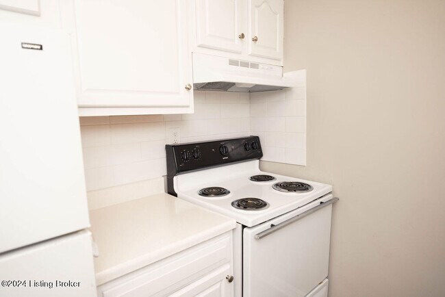 Building Photo - 4303 Landside Dr