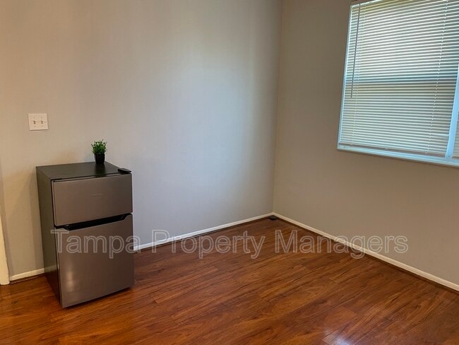 Building Photo - 9015 Westchester Cir