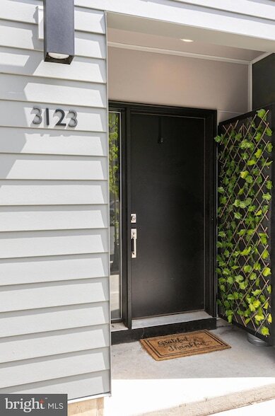 Building Photo - 3123 Beachview Ln