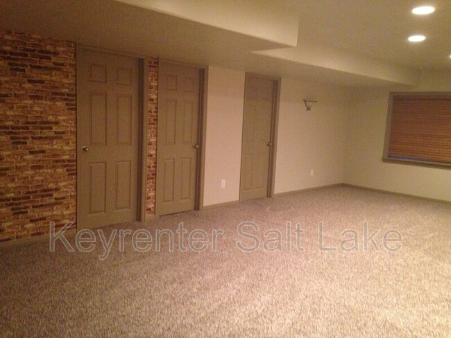 Building Photo - 11637 S Kestrel Rise Rd