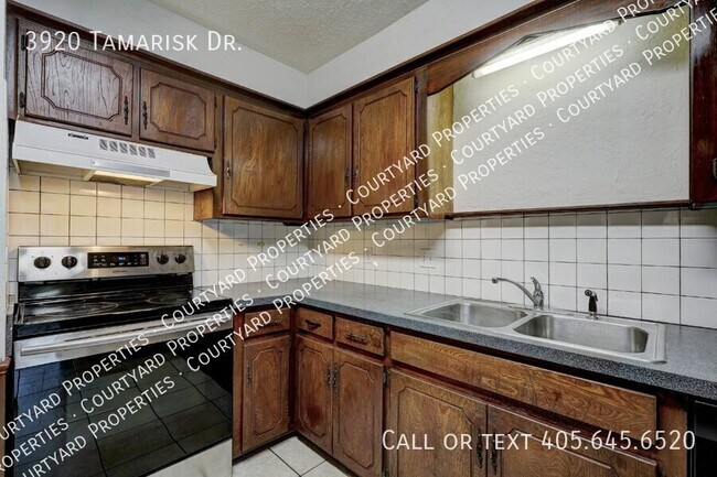 Building Photo - 3920 Tamarisk Dr