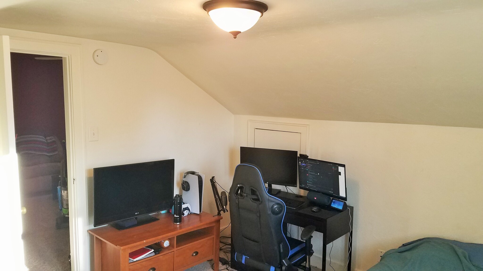 Room in the Master for a desk as well as a bed and dresser - 2119 N 11th St