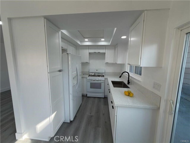 Building Photo - 14560 Woodland Dr