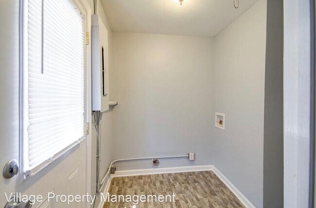 Building Photo - 3 br, 1 bath House - 3239 Panorama Dr