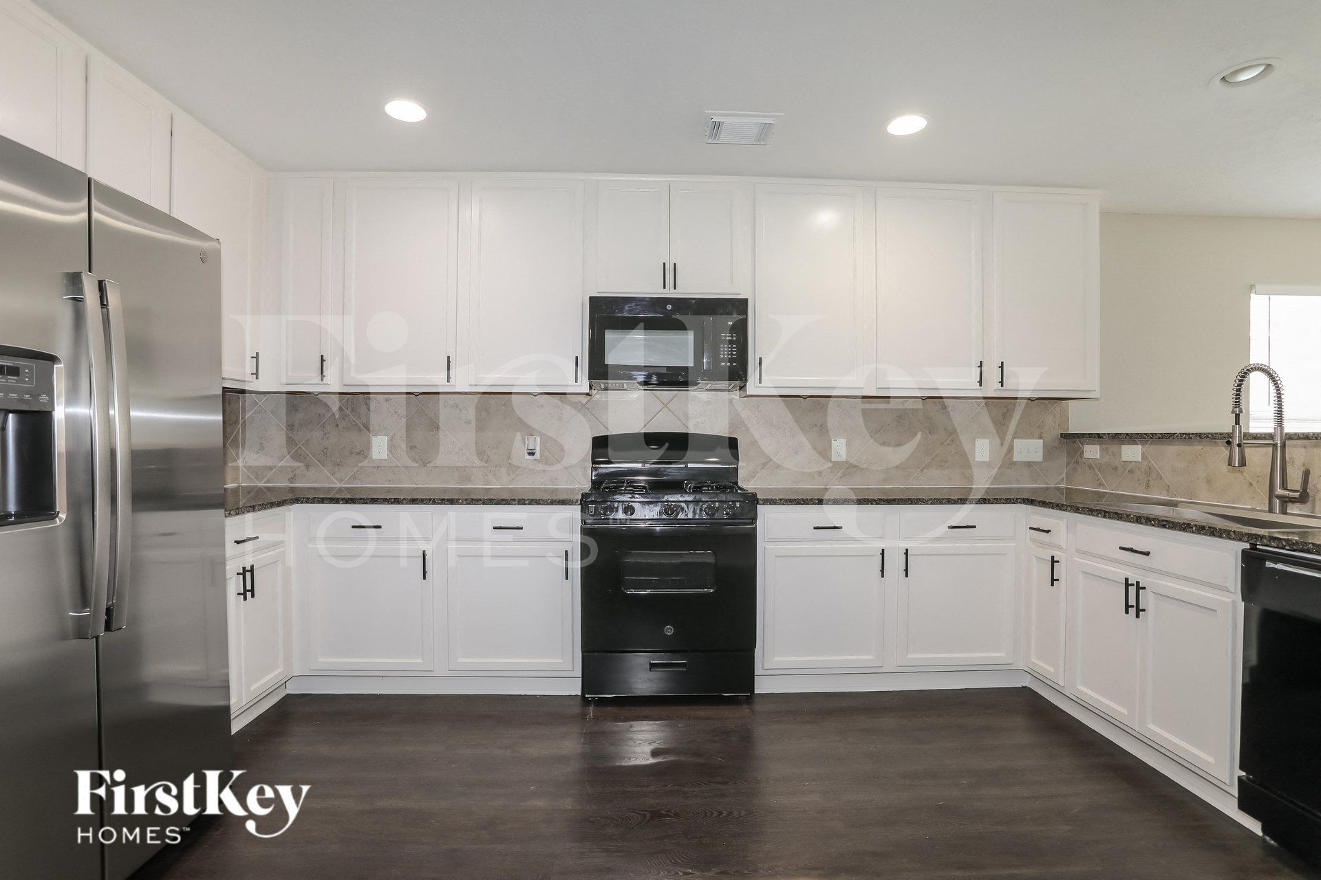 Building Photo - 15406 Boulder Hollow Ln