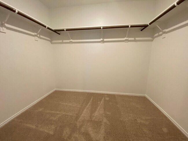 Building Photo - 5501 Lavender Dr