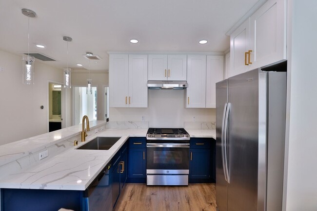 Interior Photo - 1118 W 37th Dr