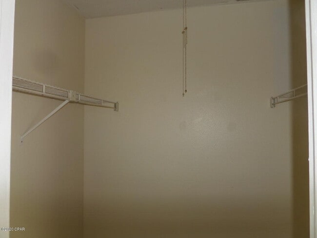 Building Photo - 3727 Greentree Pl