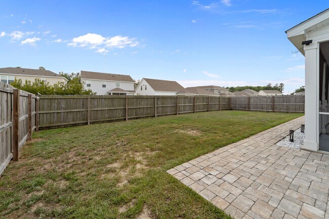 Building Photo - Spacious 5-Bedroom Home in The Palms at New Hampstead with Office & Screened Porch