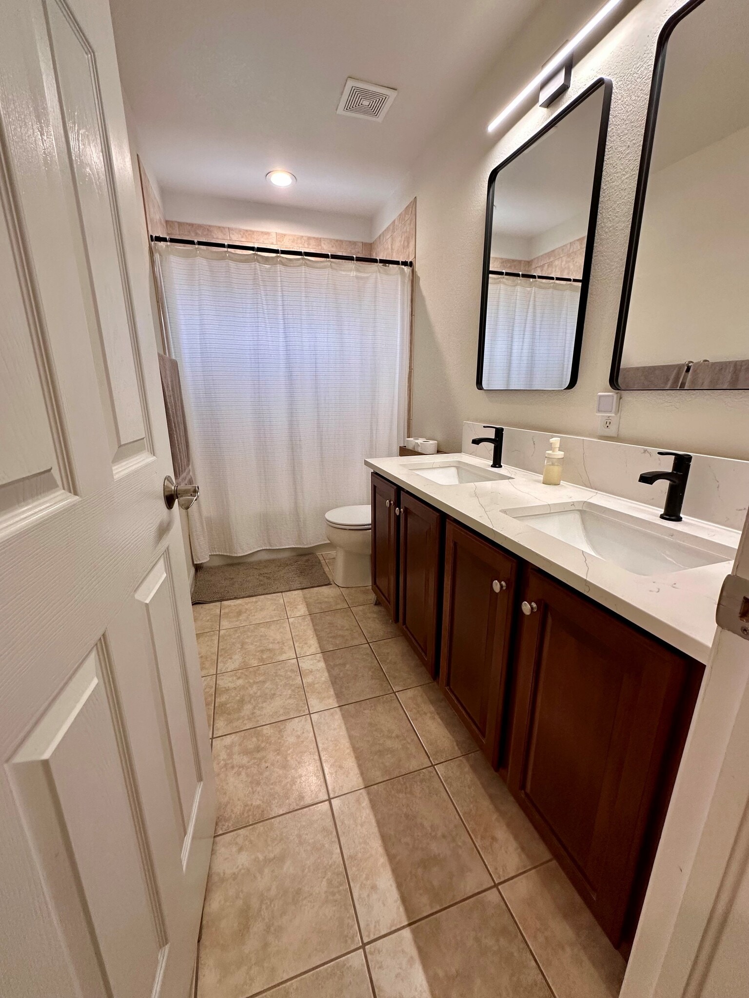 Second full bath on second floor - 10607 Ashfield St