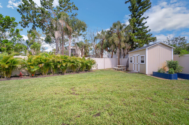 Building Photo - 675 Villa Grande Ave S