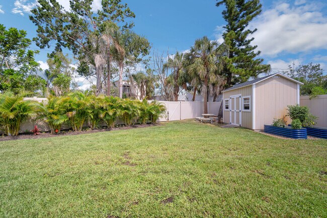 Building Photo - 675 Villa Grande Ave S