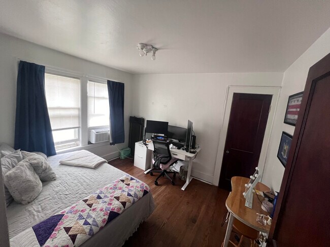 2nd bedroom can double as an office - 534 Kenwick Dr