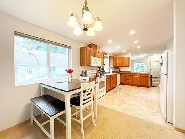 Building Photo - Spacious 3-Bed, 2-Bath Home with Garage – ...