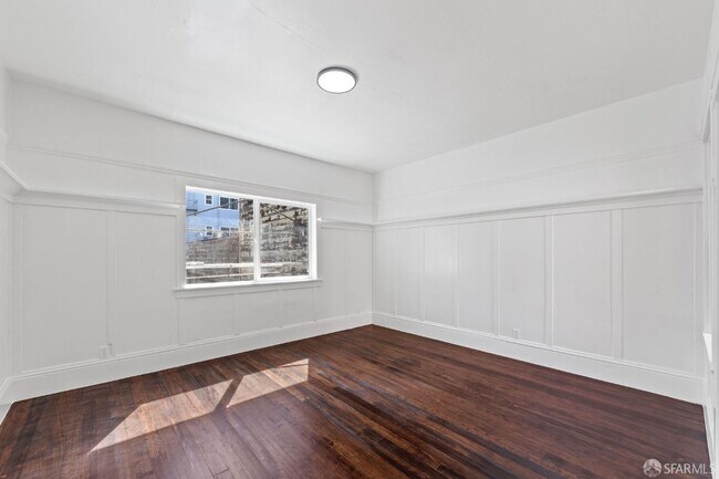 Building Photo - 318 Harriet St
