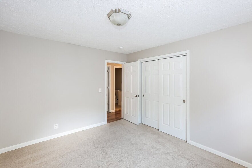 Building Photo - 5225 Milhaven Ln
