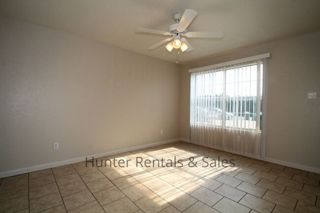 Building Photo - Aztec Trace!