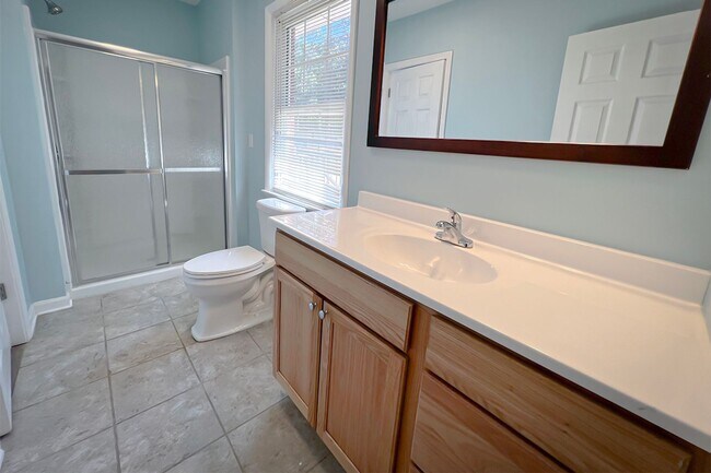 Building Photo - 4bd/2.5ba Brick Ranch Home in Kings Grant. NO STUDENTS/NO CATS