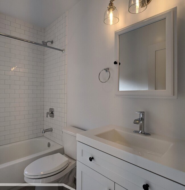 Building Photo - 3409 W Fullerton Ave