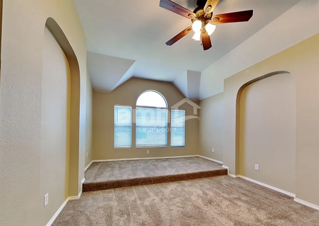 Building Photo - 705 Rolling Hills Ln