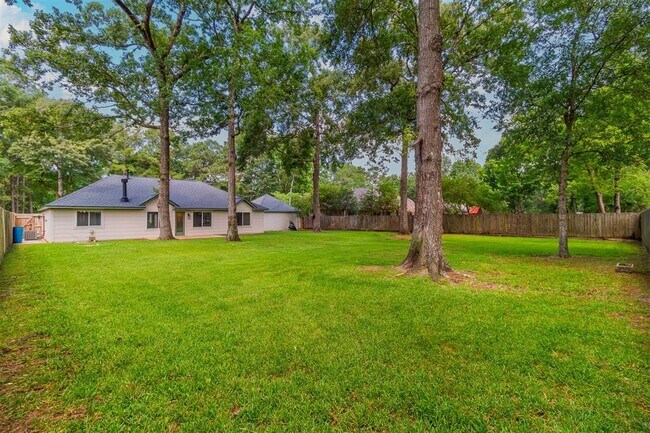Building Photo - 910 McDaniel Dr