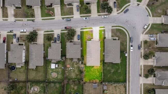 Building Photo - 328 Baldwin St