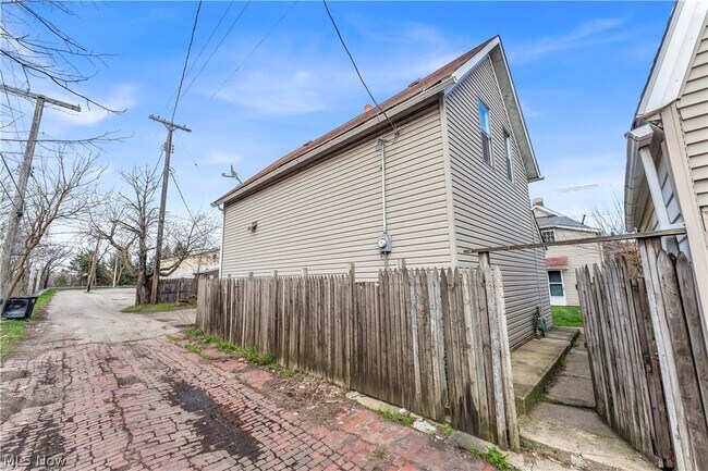 Building Photo - 7945 Lorain Ave