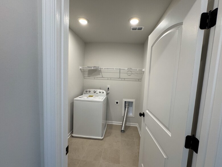 Building Photo - 106 Millbrook Dr