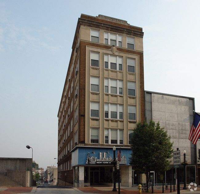 Building Photo - Hamilton Apartments