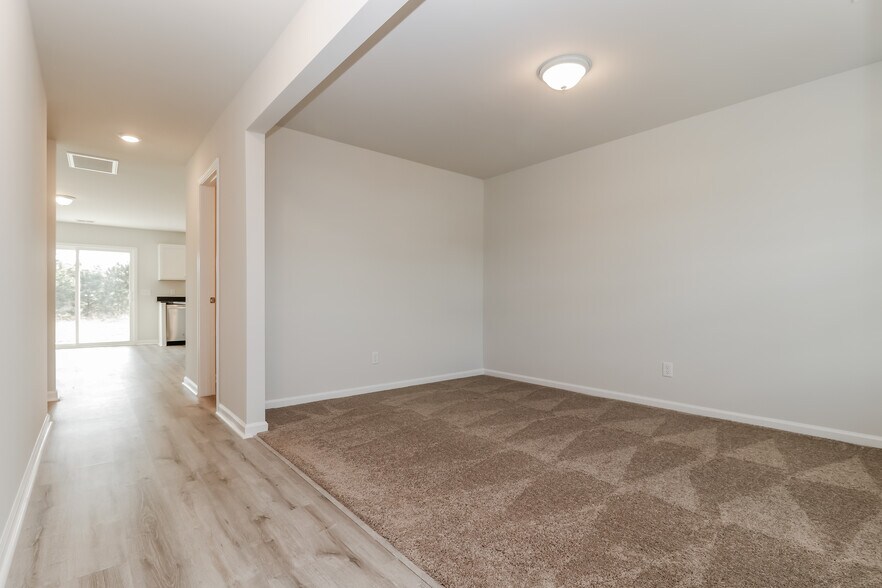 Building Photo - 427 Tondee Wy