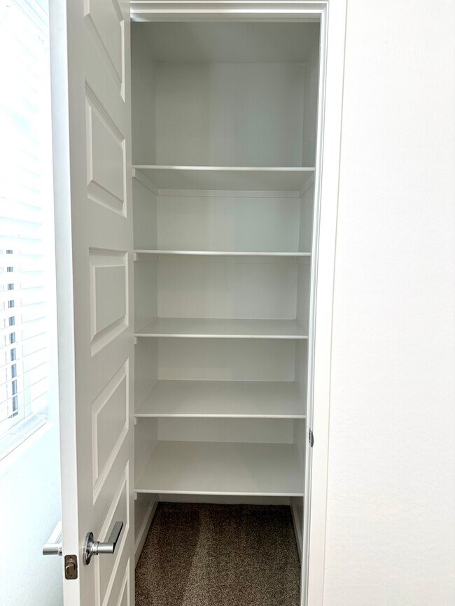 Building Photo - Amazing NEWER Lennar home in Hawes Crossing