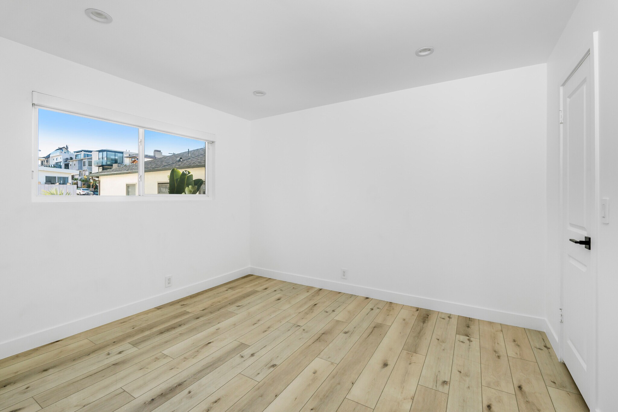 Building Photo - 133 34th St